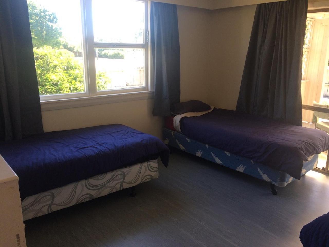 Sleepy Vines Hostel Blenheim Bagian luar foto